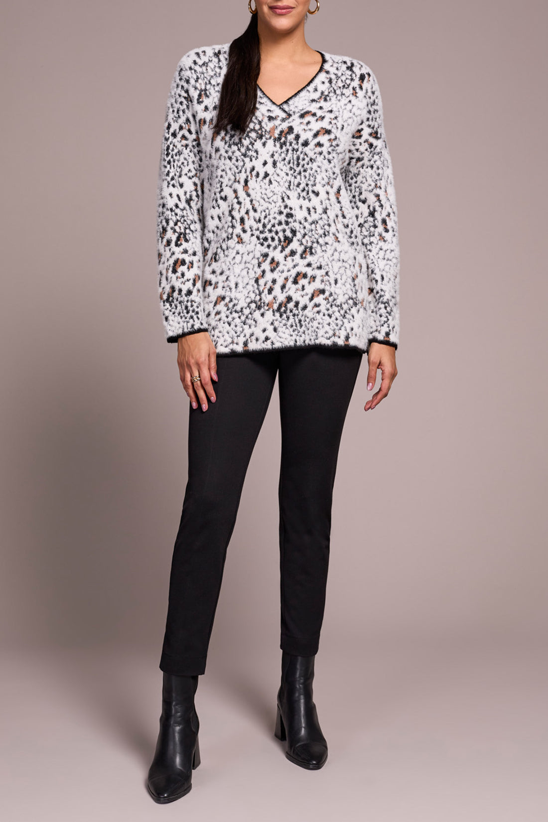 Long Sleeve V-Neck Sweater in Moonstone